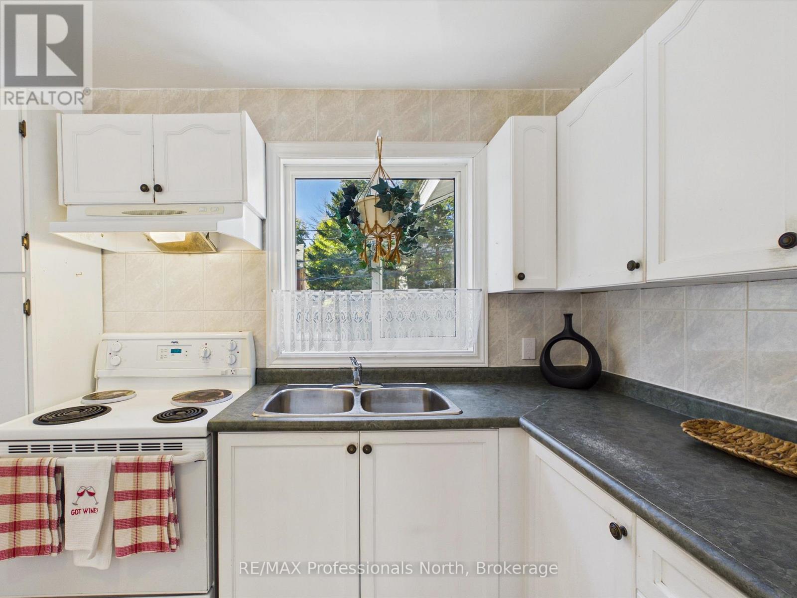 131 Muskoka Road Property Photo 6