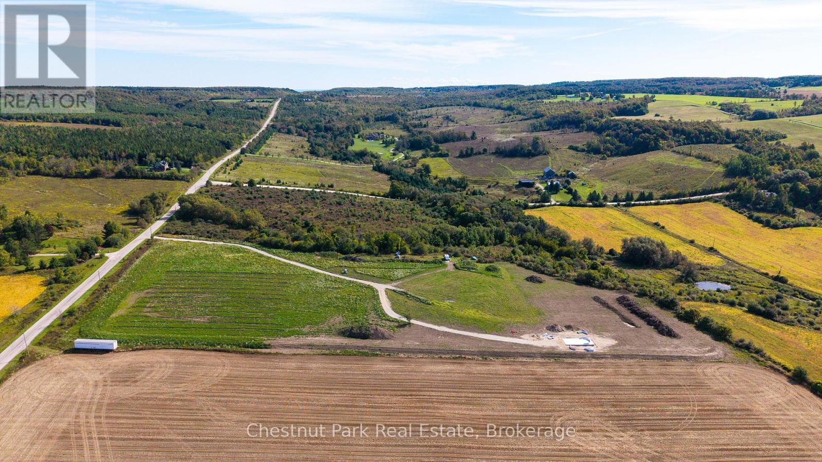 728534 21st Side Road Property Photo 11