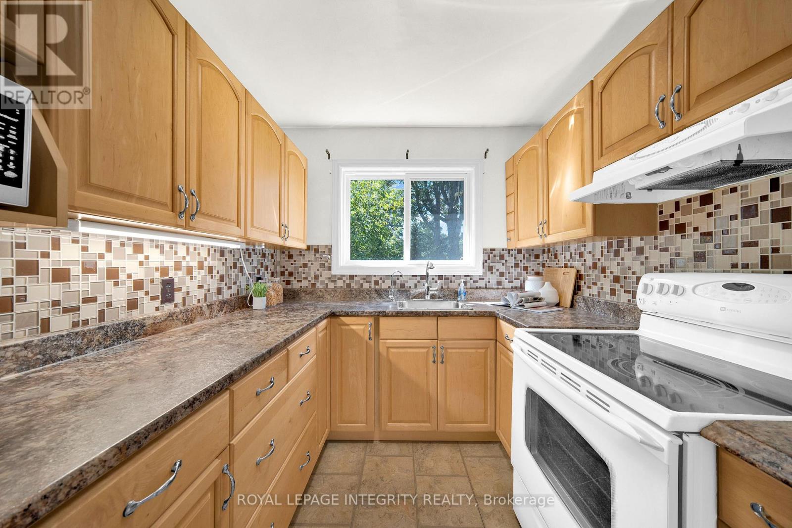 32 Phillips Street Property Photo 17