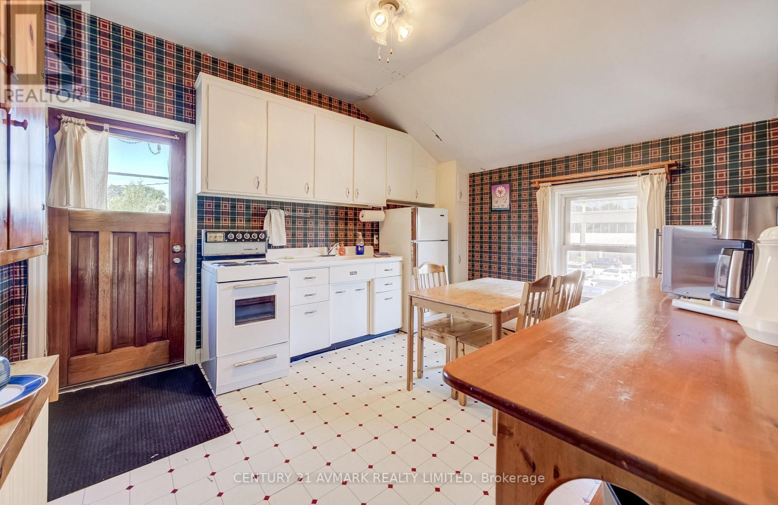 37 Church Street Property Photo 19