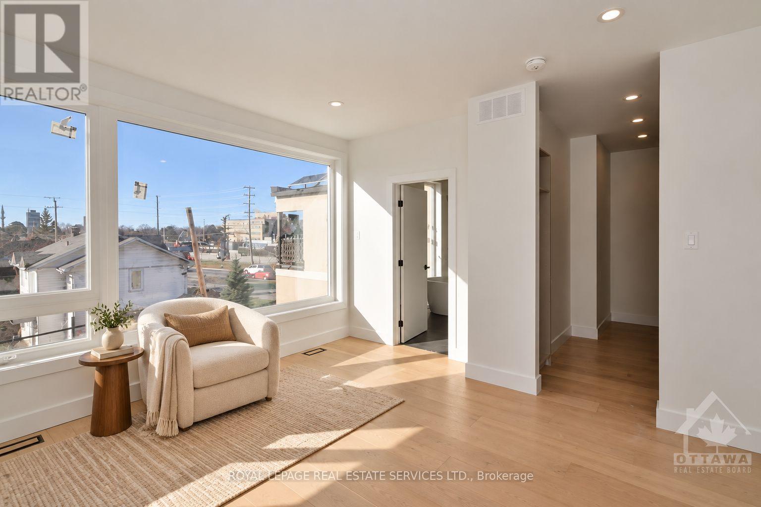 4b Huron Avenue N Property Photo 17
