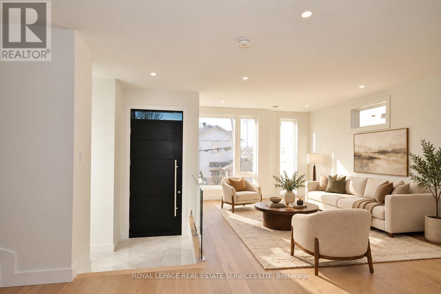 4b Huron Avenue N Property Photo 4