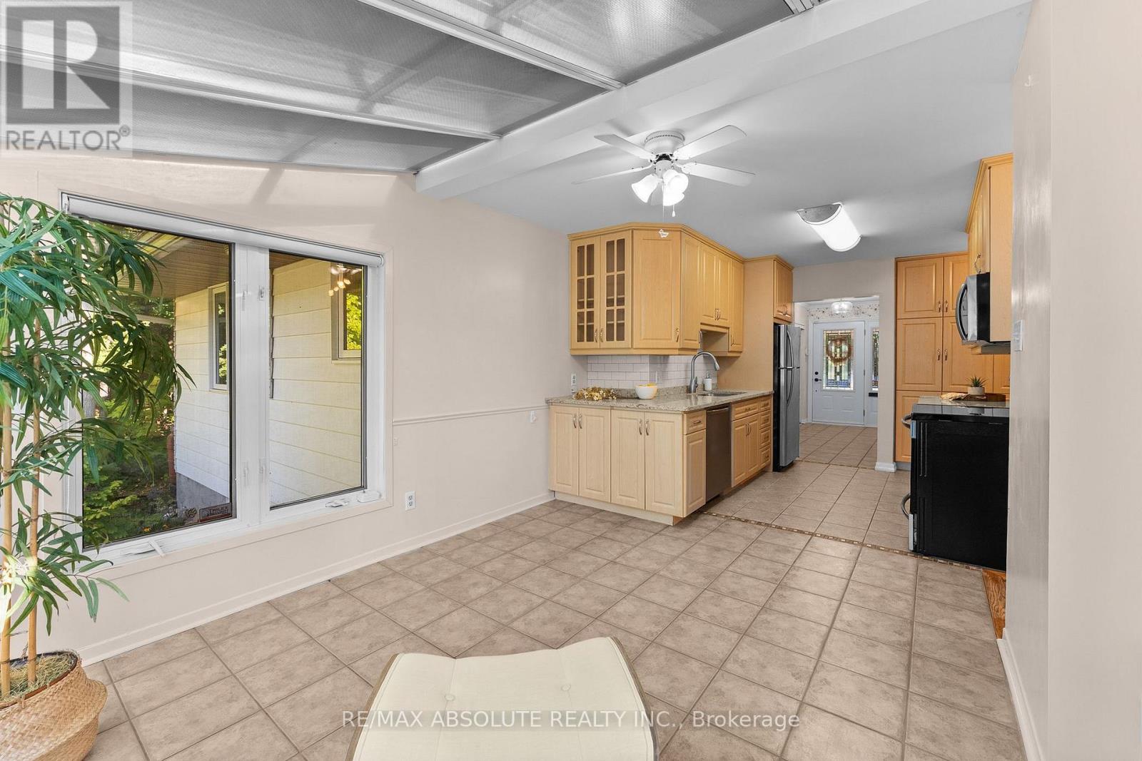 154 Ottawa Street Property Photo 11