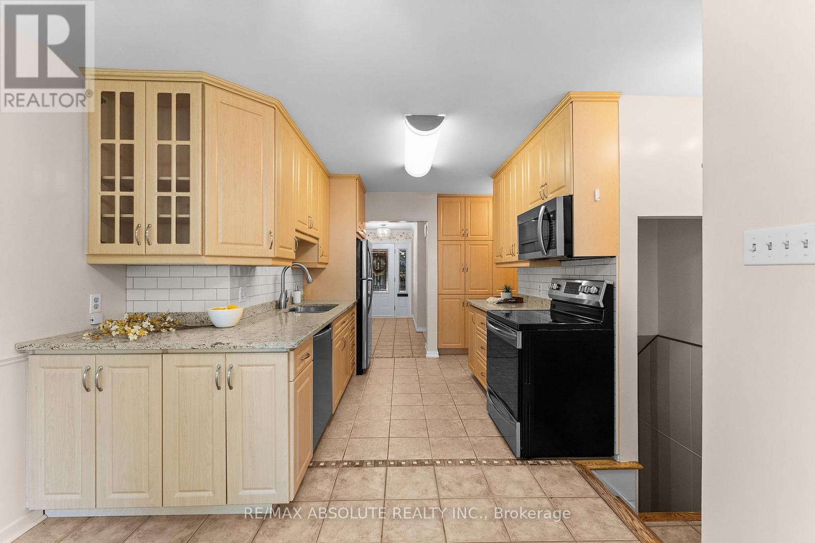 154 Ottawa Street Property Photo 13