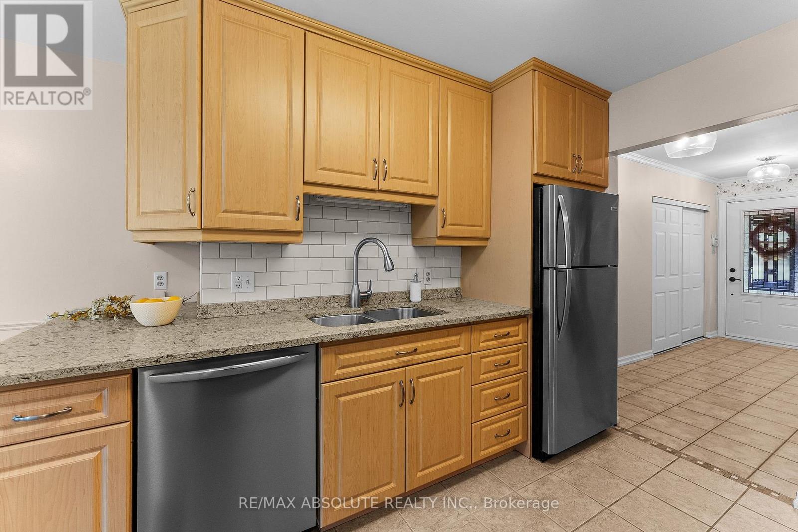 154 Ottawa Street Property Photo 14