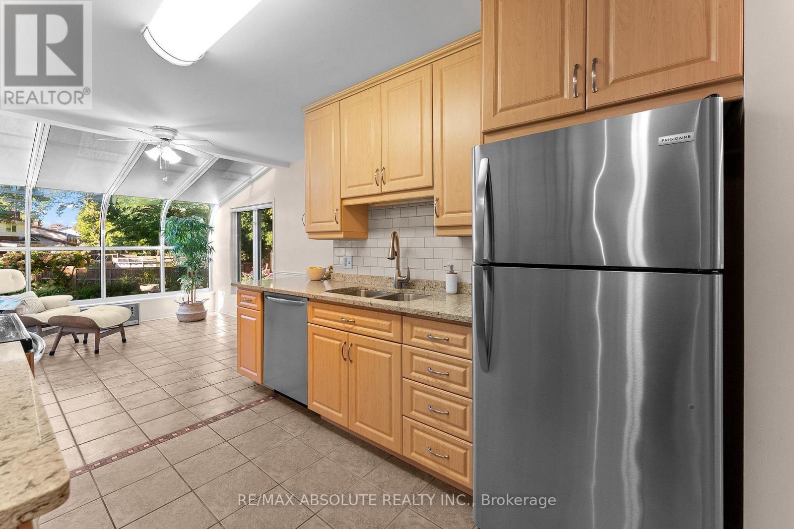 154 Ottawa Street Property Photo 16