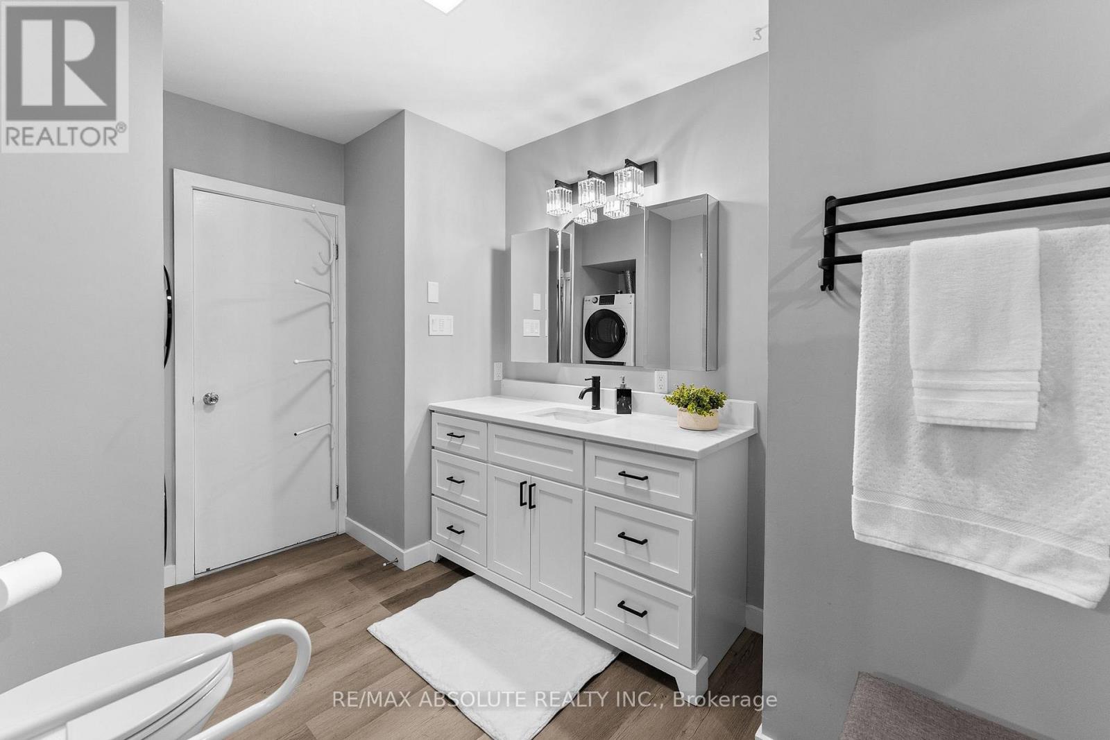 154 Ottawa Street Property Photo 22