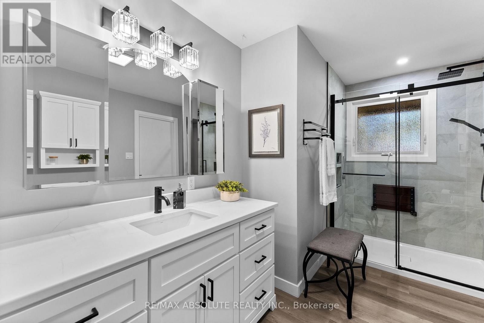 154 Ottawa Street Property Photo 23