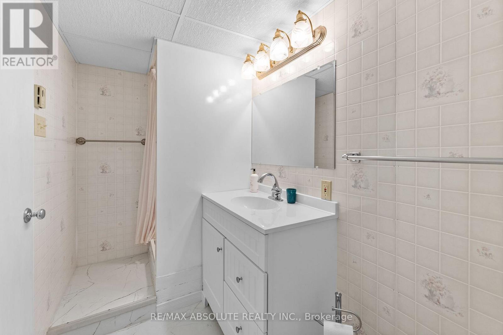 154 Ottawa Street Property Photo 32