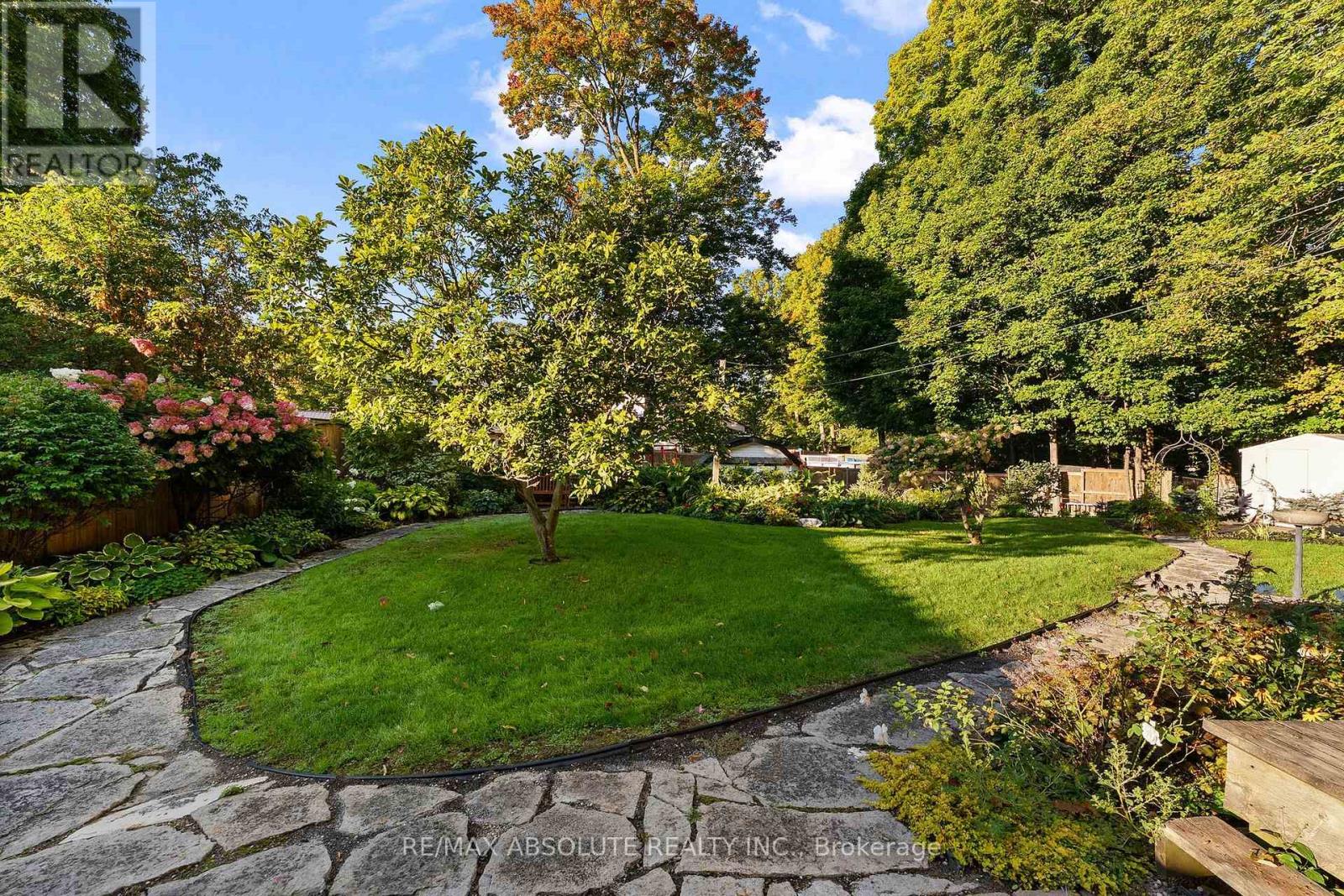154 Ottawa Street Property Photo 40