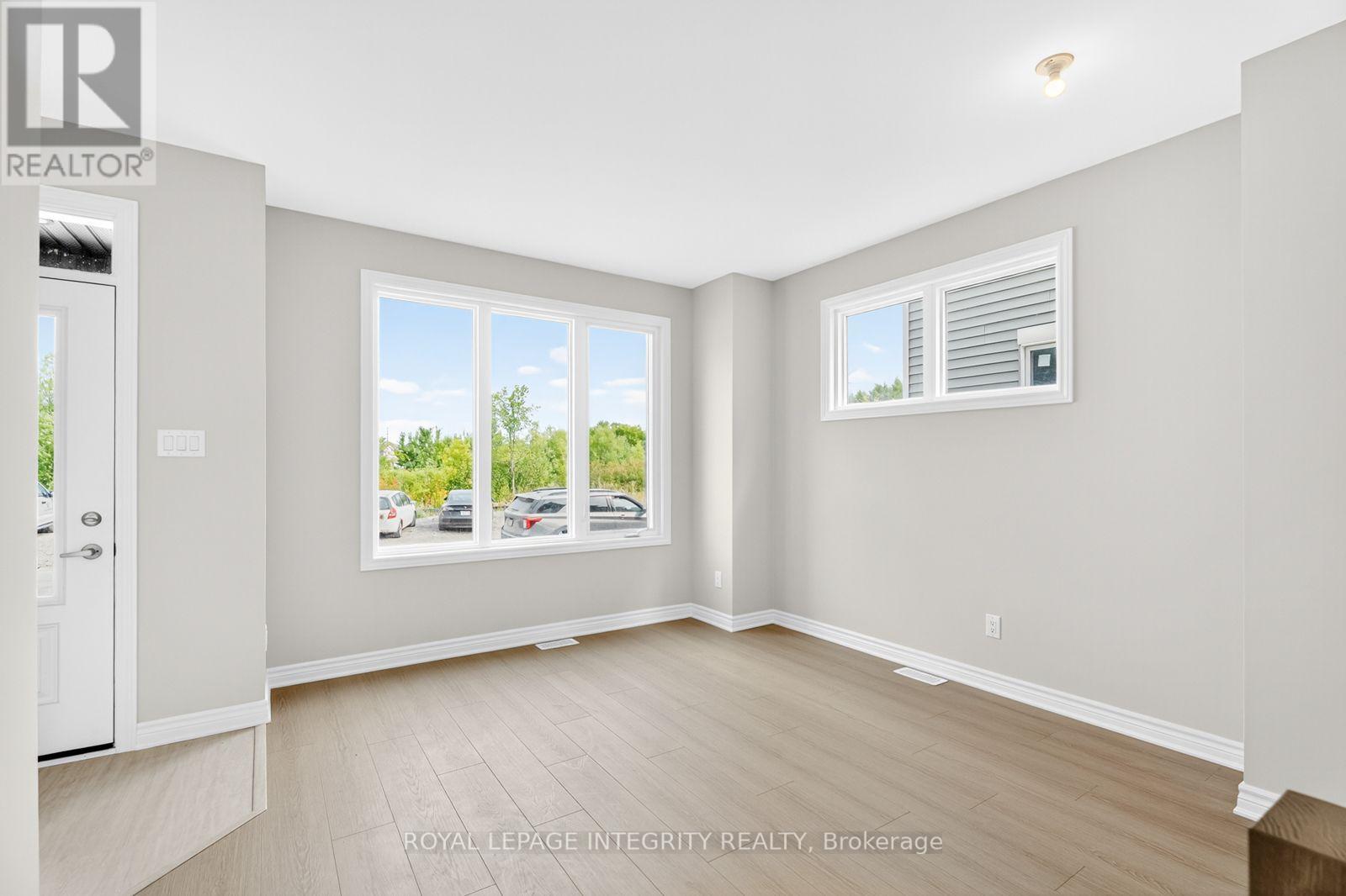 335 Les Emmerson Drive Property Photo 6