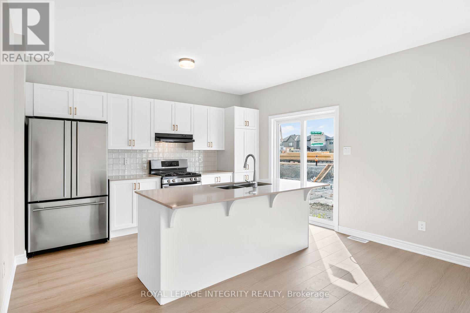 335 Les Emmerson Drive Property Photo 15