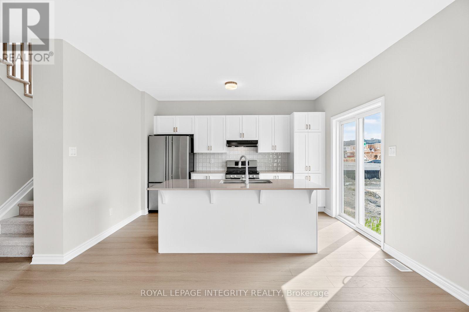 335 Les Emmerson Drive Property Photo 16