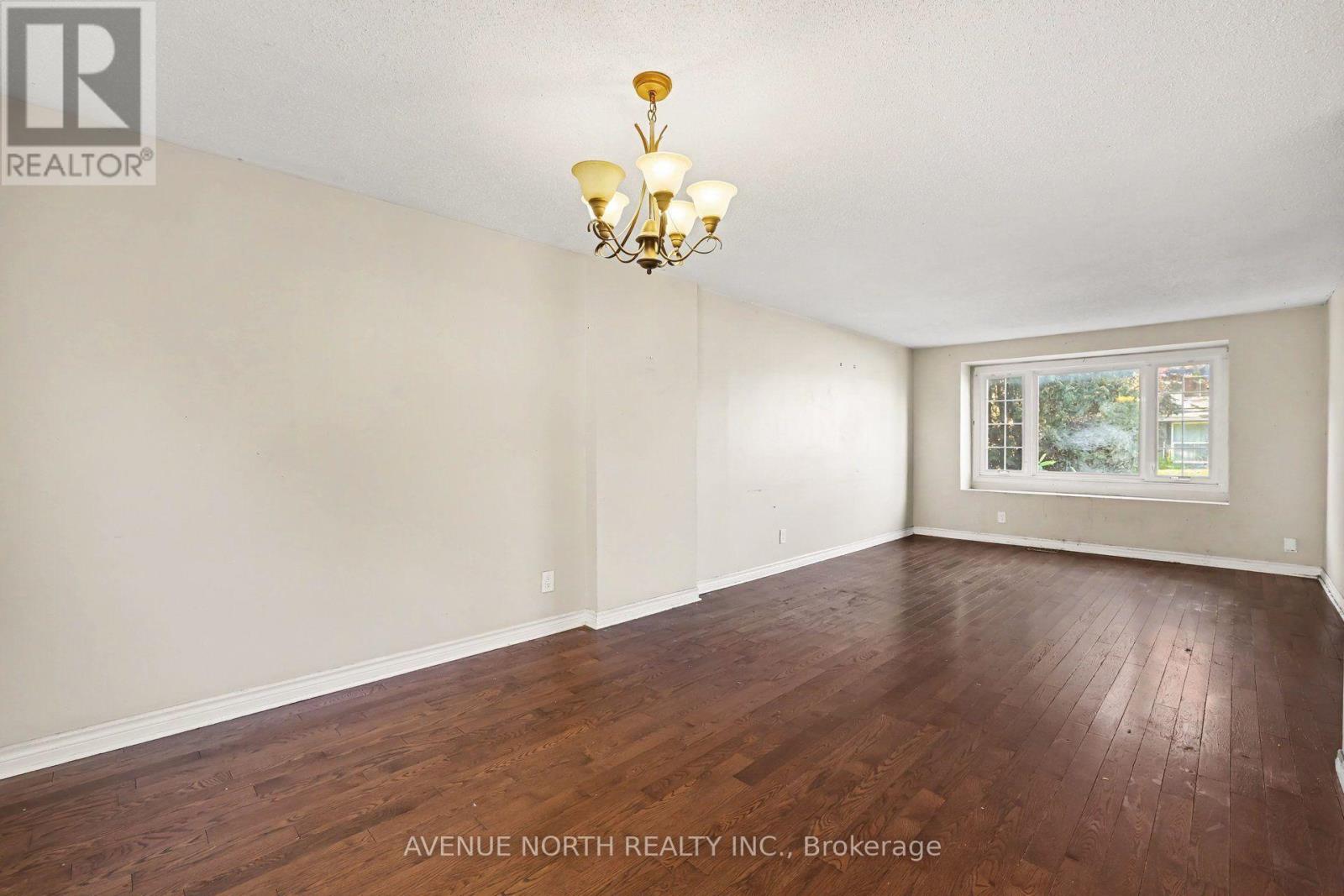 68 Downsview Crescent Property Photo 6