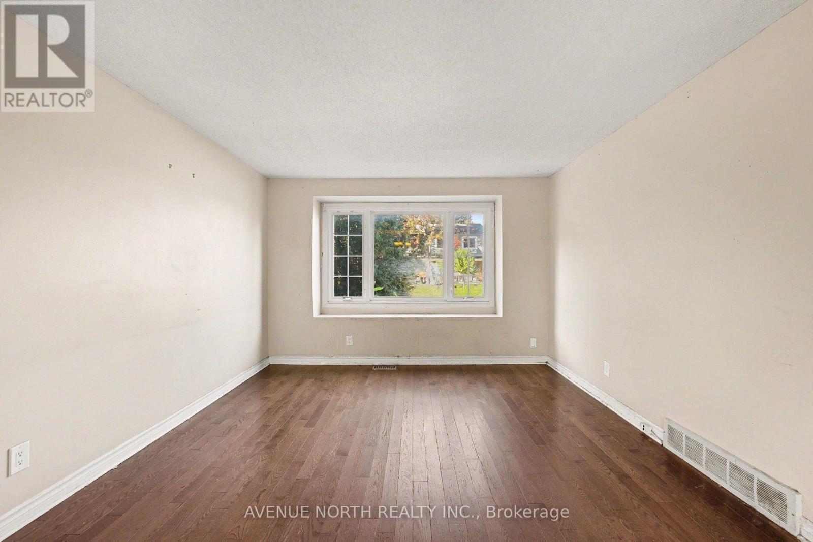 68 Downsview Crescent Property Photo 8