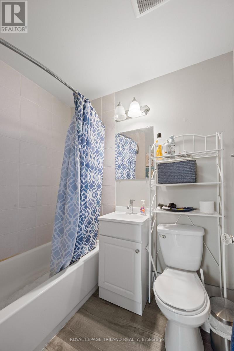 434 Dufferin Avenue Property Photo 10