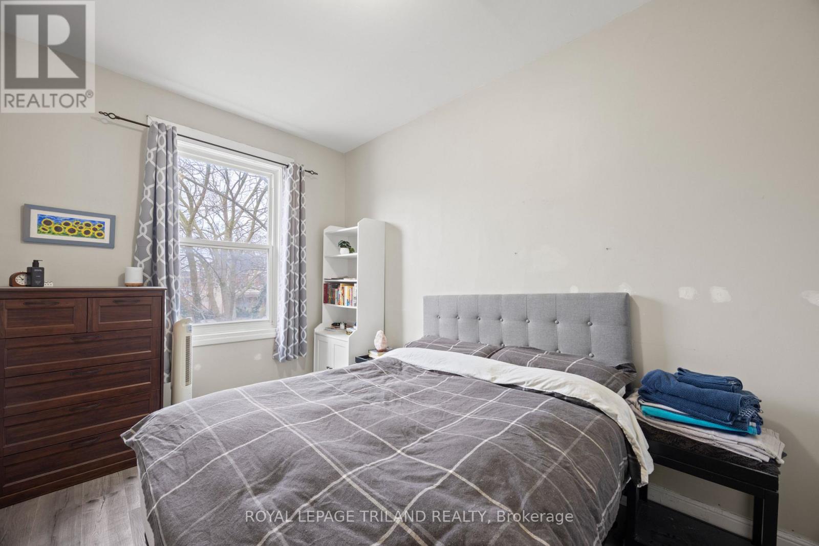 434 Dufferin Avenue Property Photo 11