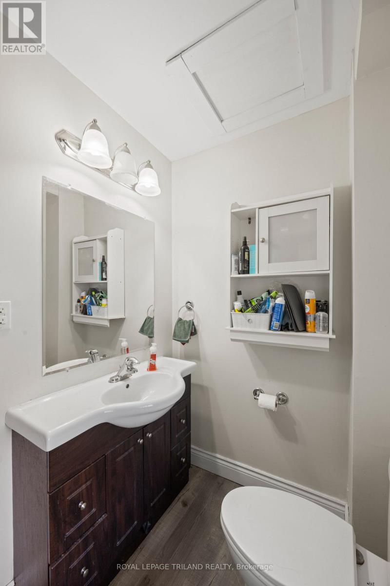 434 Dufferin Avenue Property Photo 16