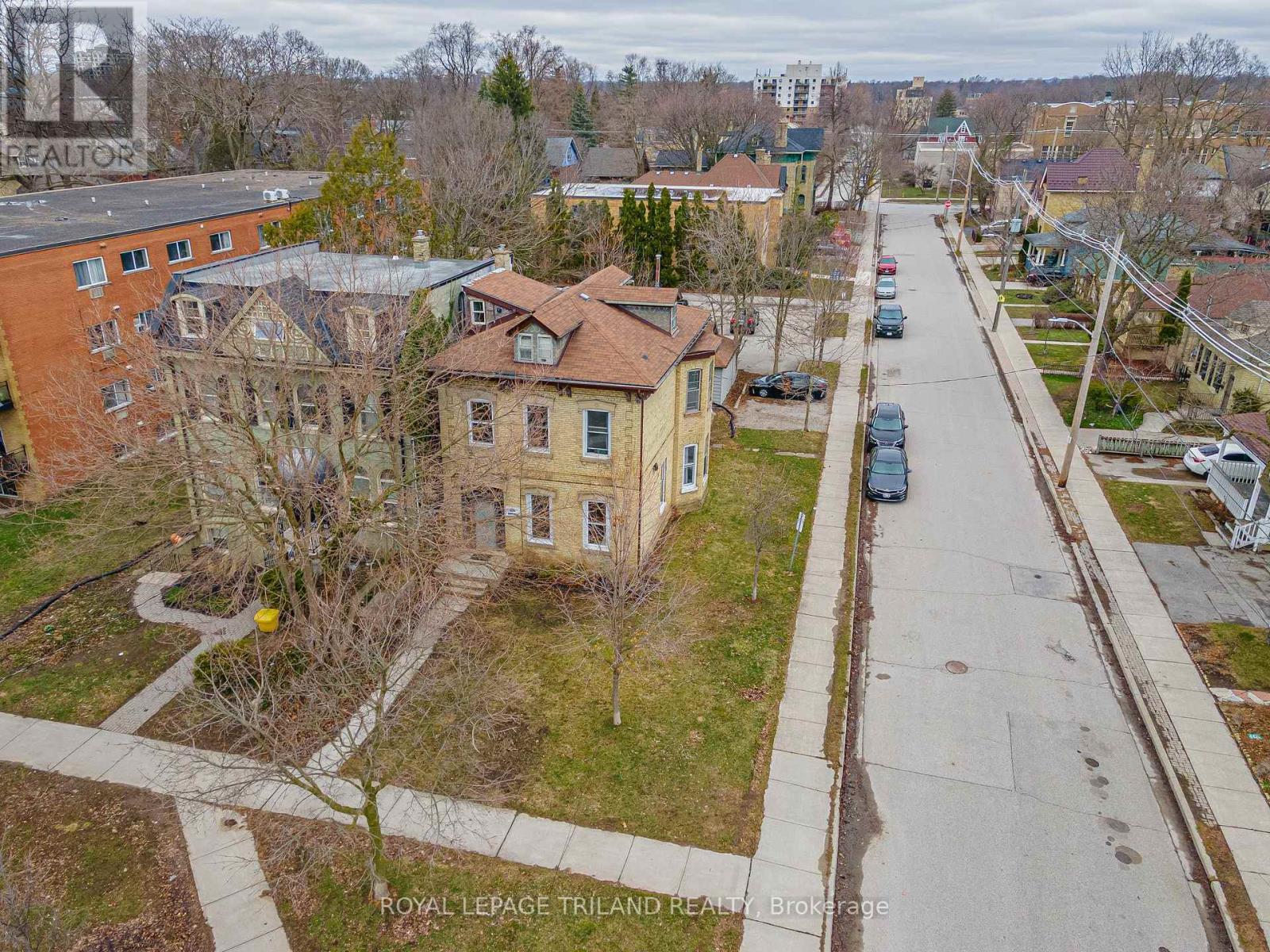 434 Dufferin Avenue Property Photo 25