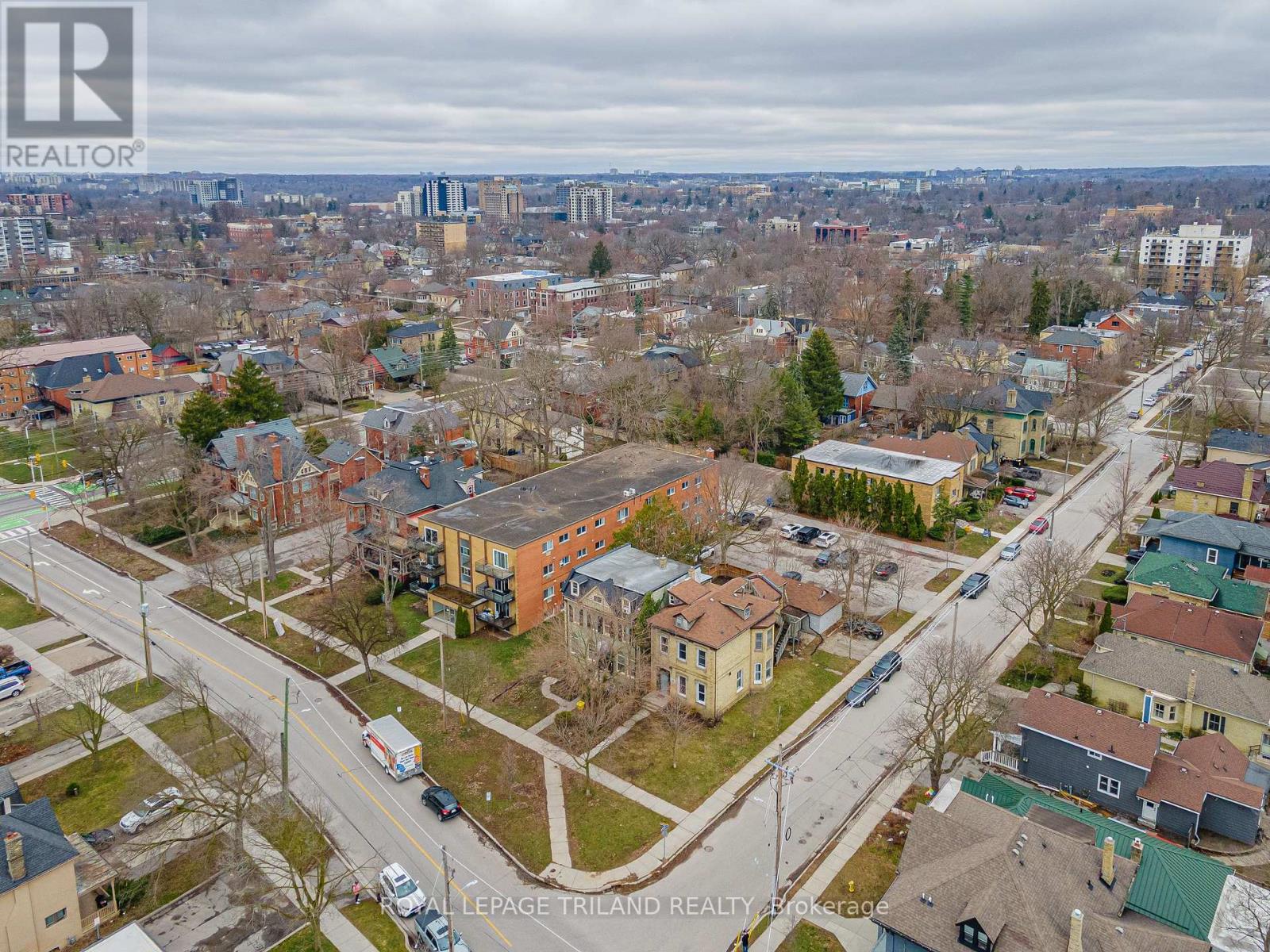 434 Dufferin Avenue Property Photo 26