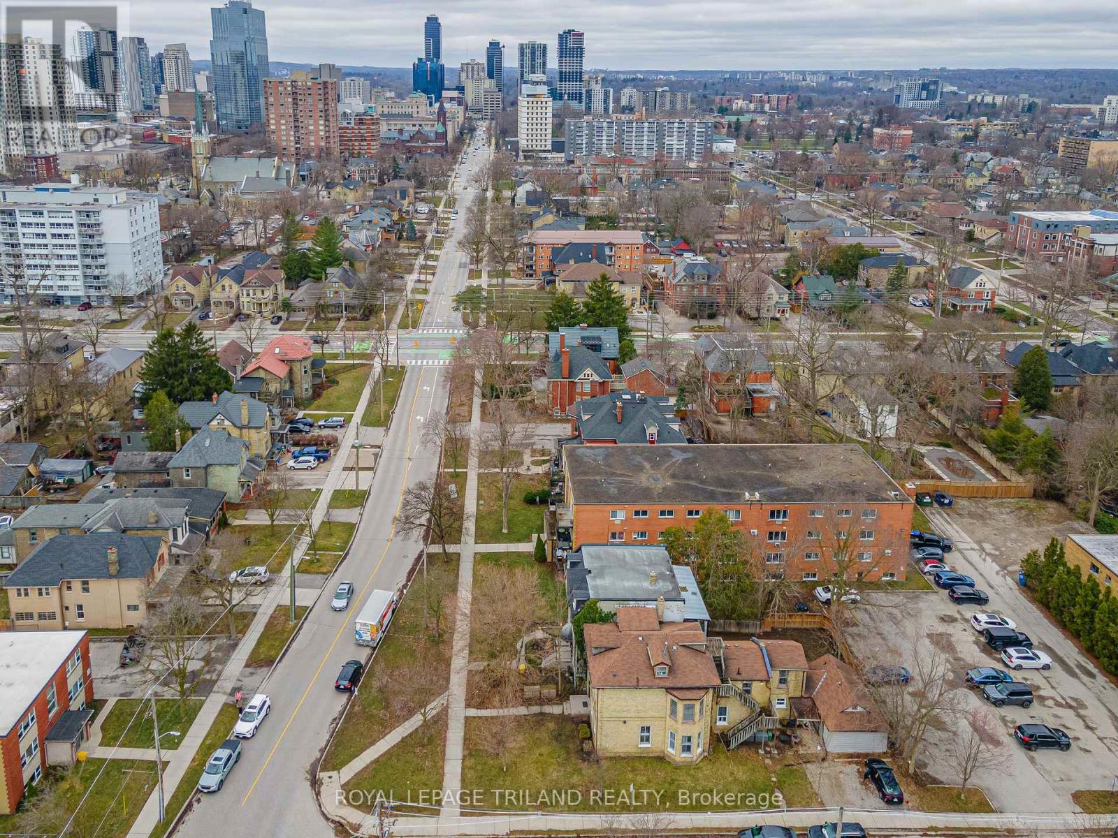 434 Dufferin Avenue Property Photo 27