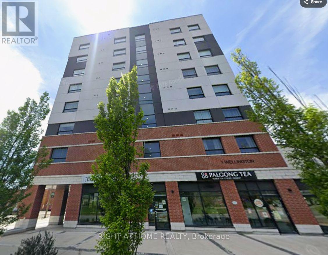 513 - 1 Wellington Street Property Photo 2