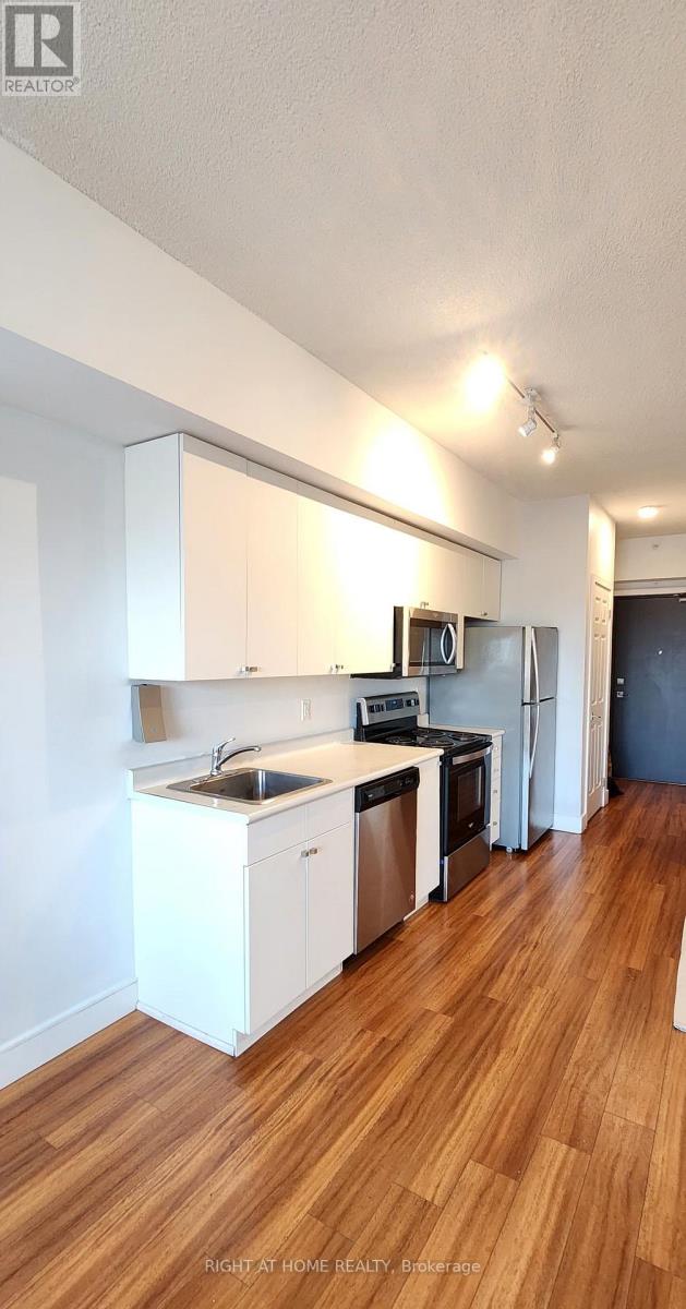 513 - 1 Wellington Street Property Photo 8