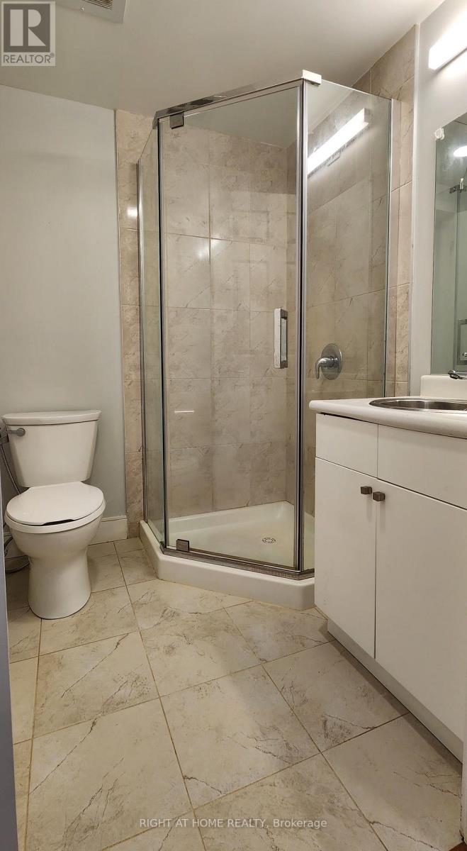 513 - 1 Wellington Street Property Photo 12
