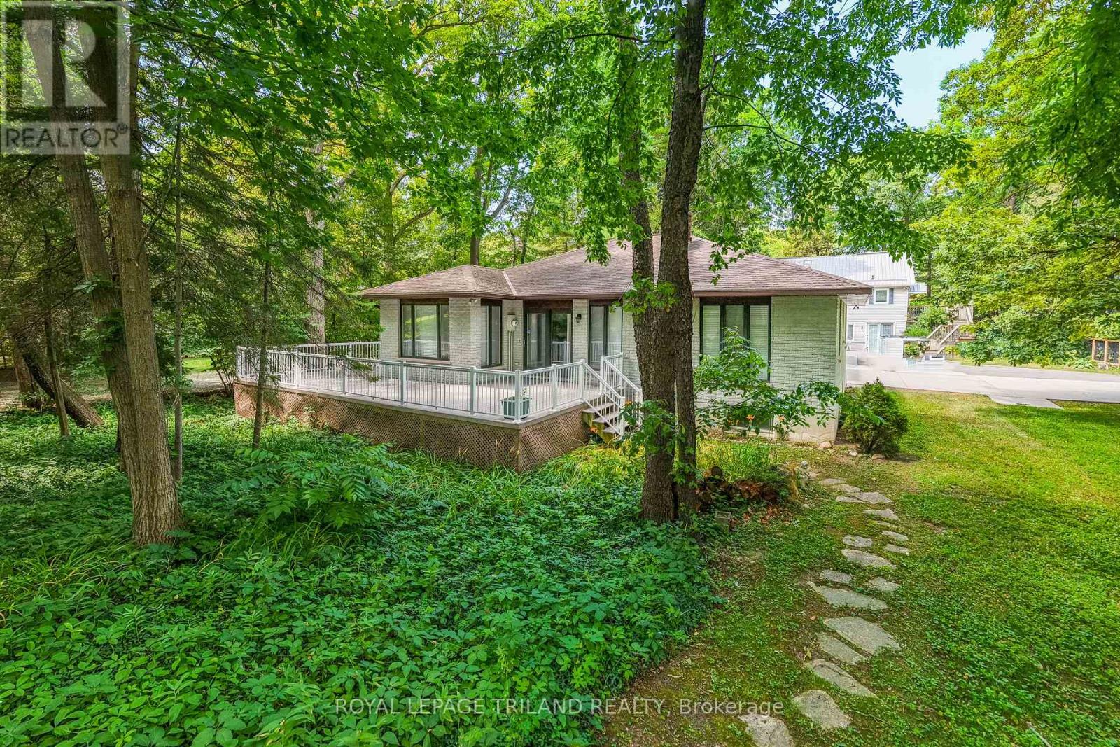 33 Forest Avenue Property Photo 9