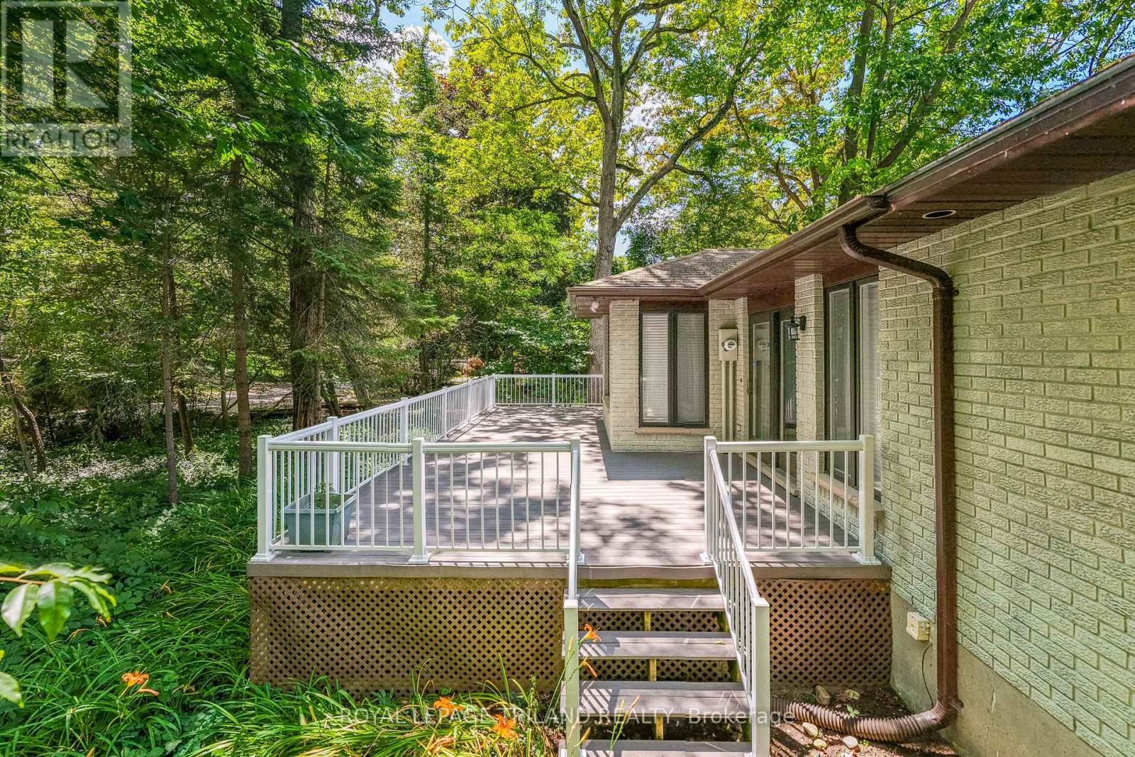33 Forest Avenue Property Photo 12