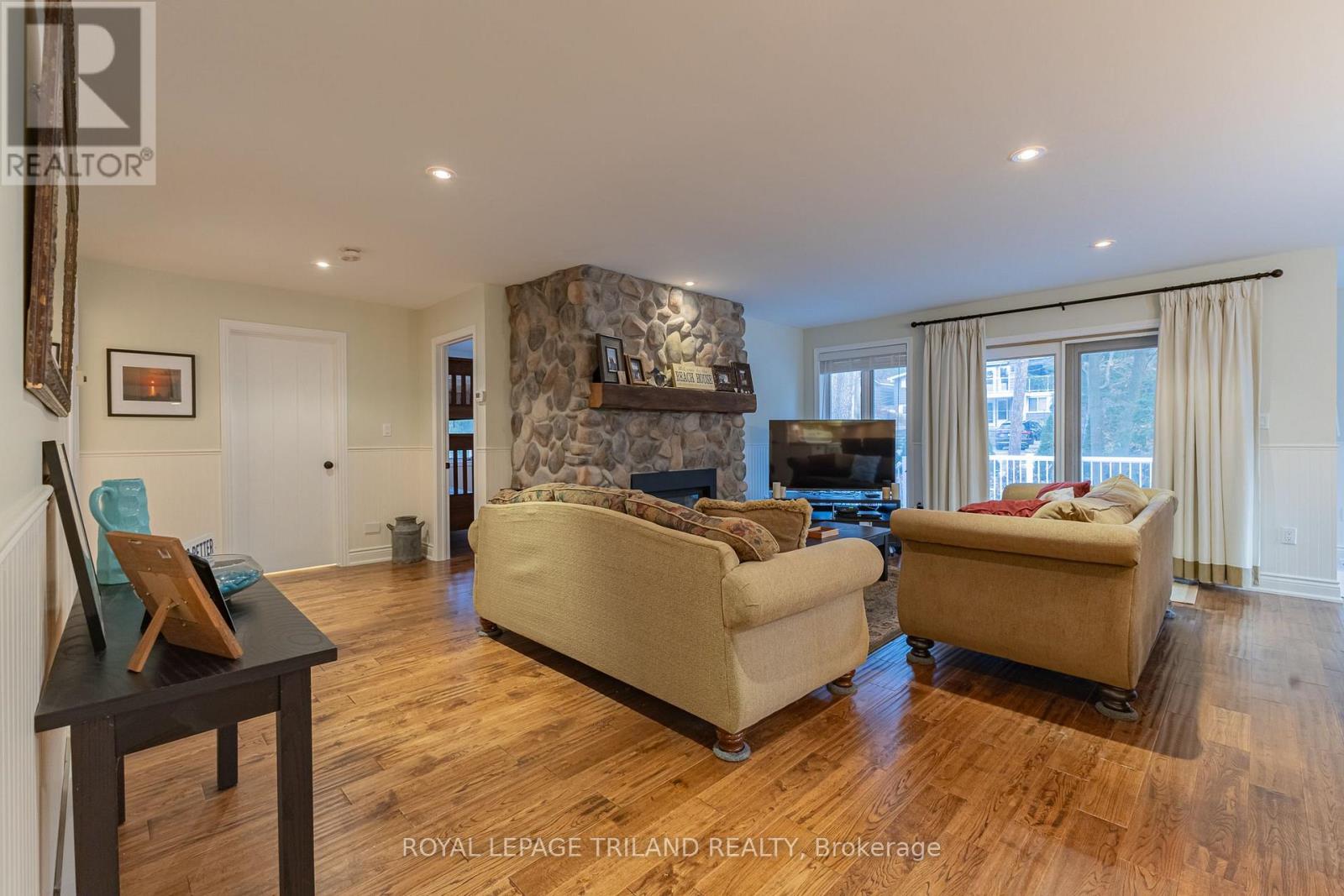 33 Forest Avenue Property Photo 16