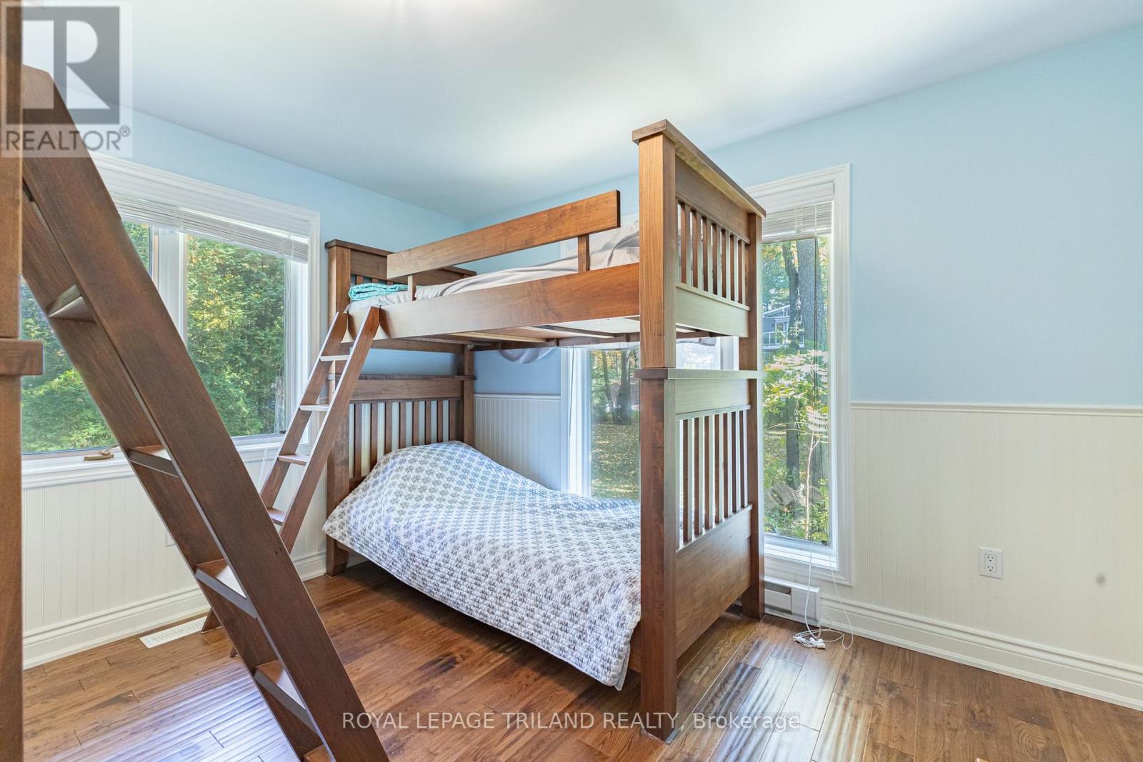 33 Forest Avenue Property Photo 29
