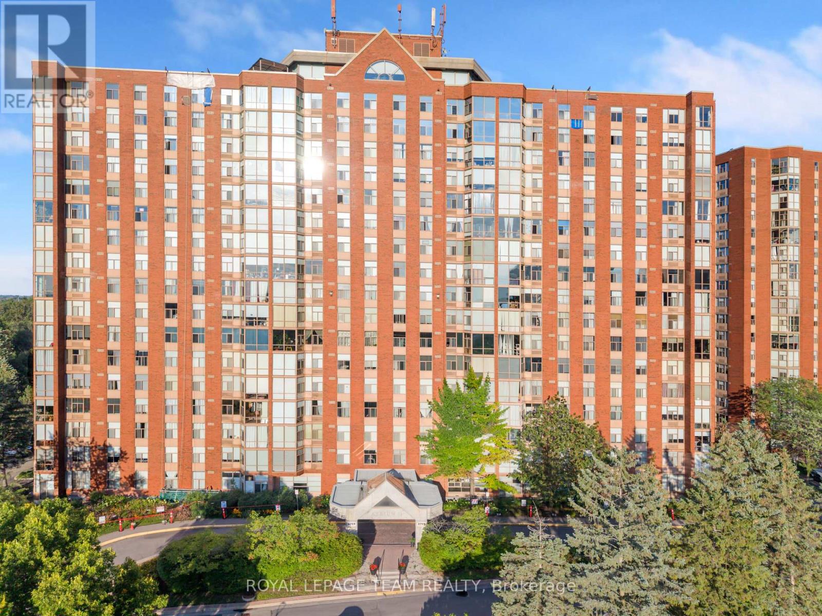 501 - 2759 Carousel Crescent Property Photo 1