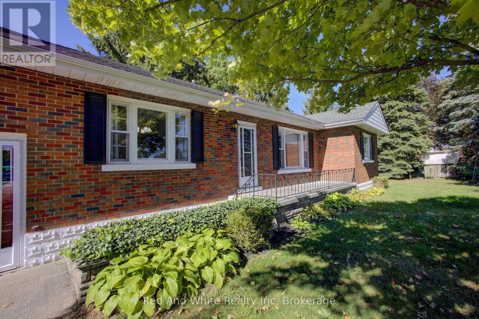 1203 Yonge Street S Property Photo 2