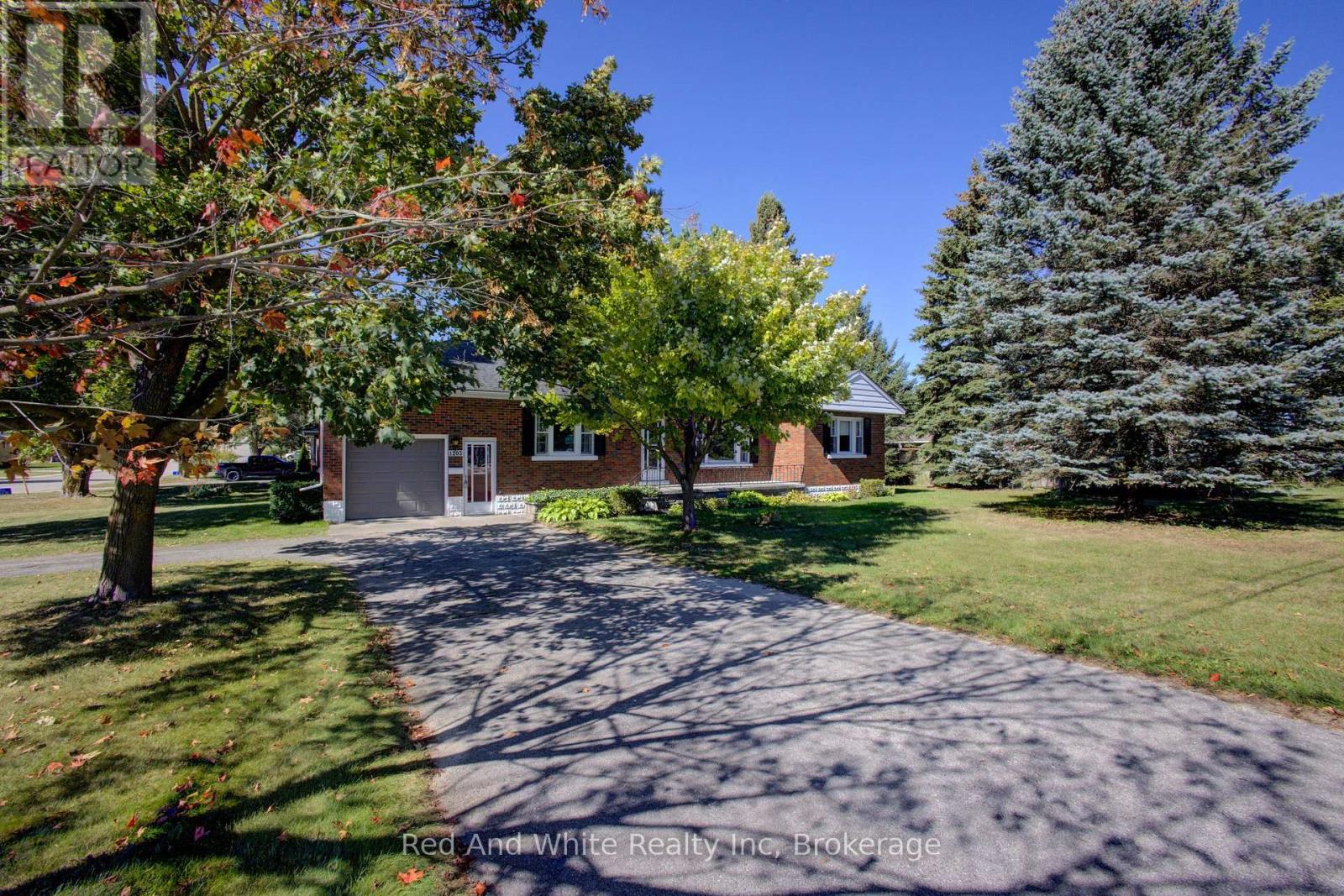 1203 Yonge Street S Property Photo 3