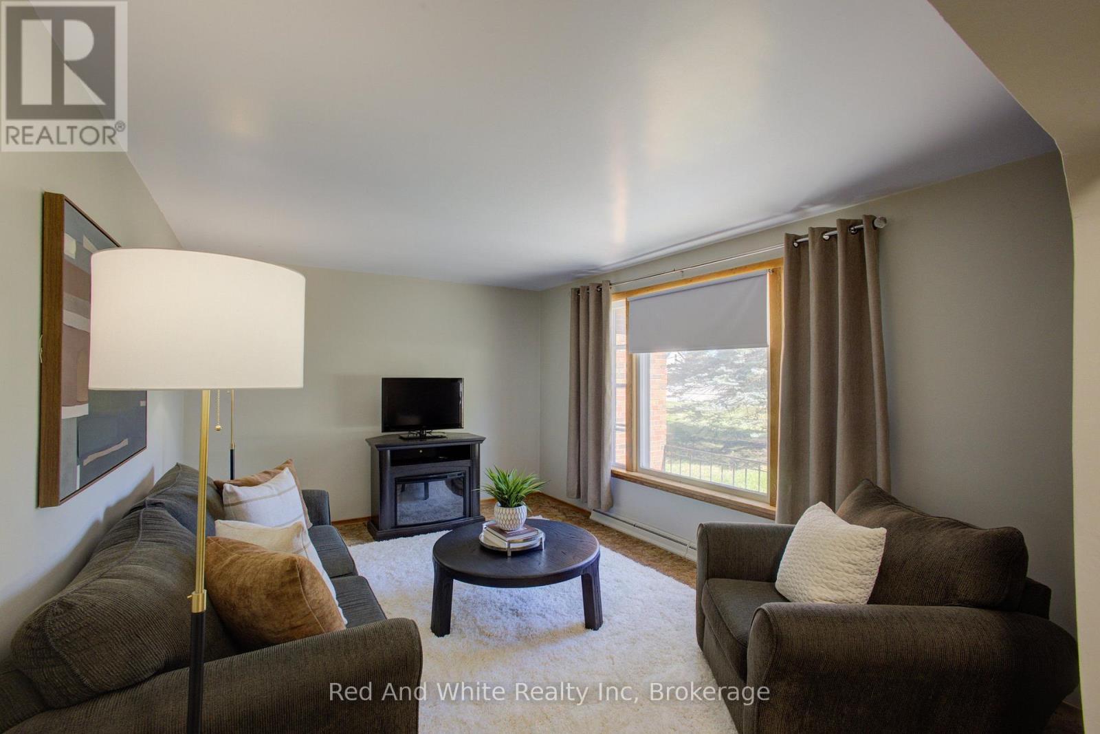 1203 Yonge Street S Property Photo 7