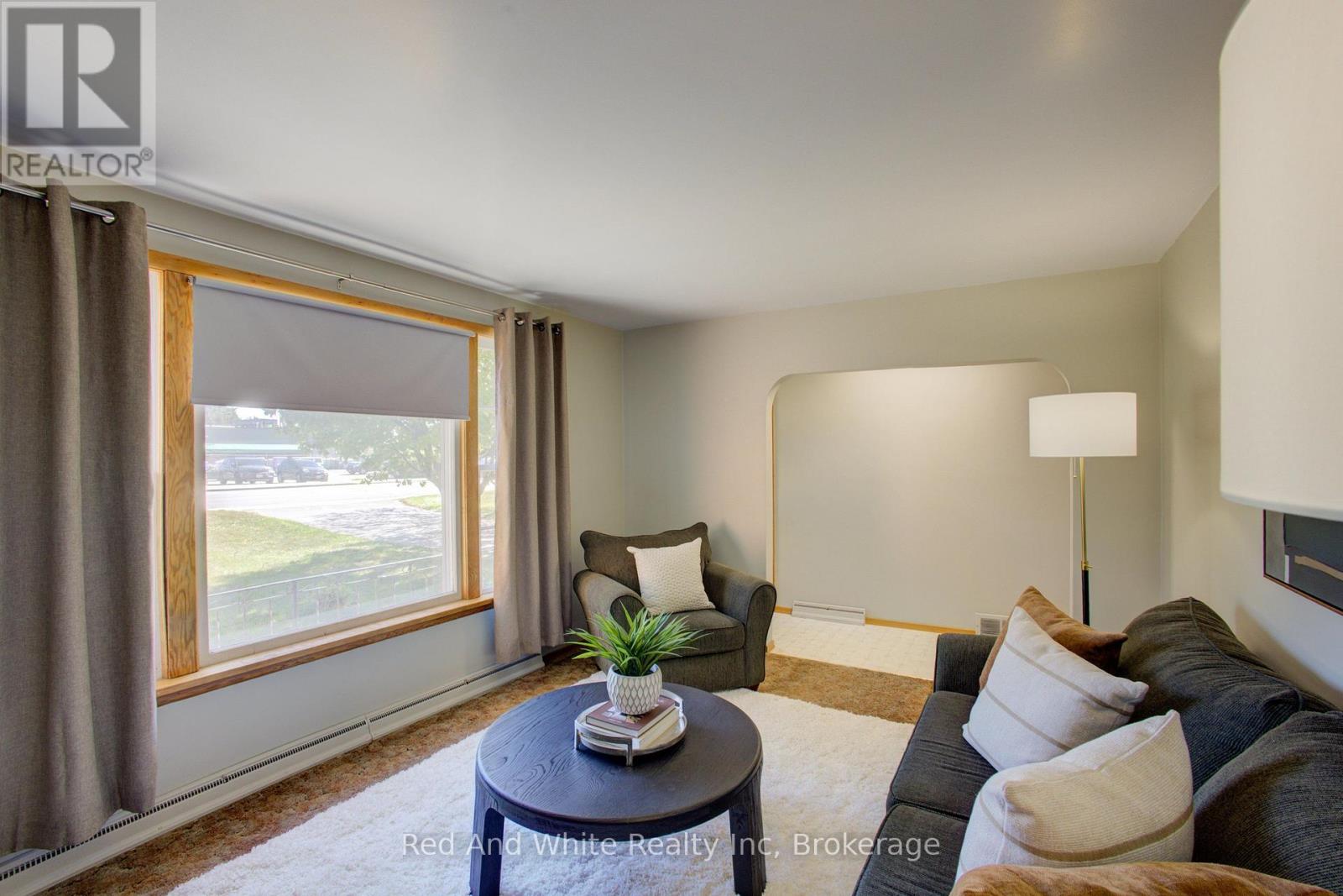 1203 Yonge Street S Property Photo 10