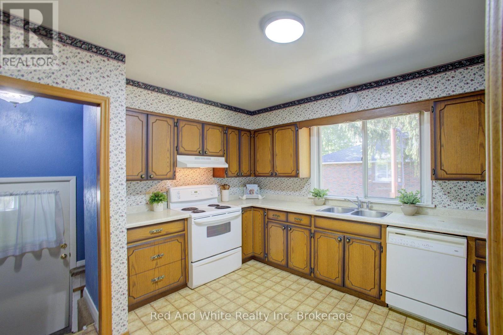 1203 Yonge Street S Property Photo 11