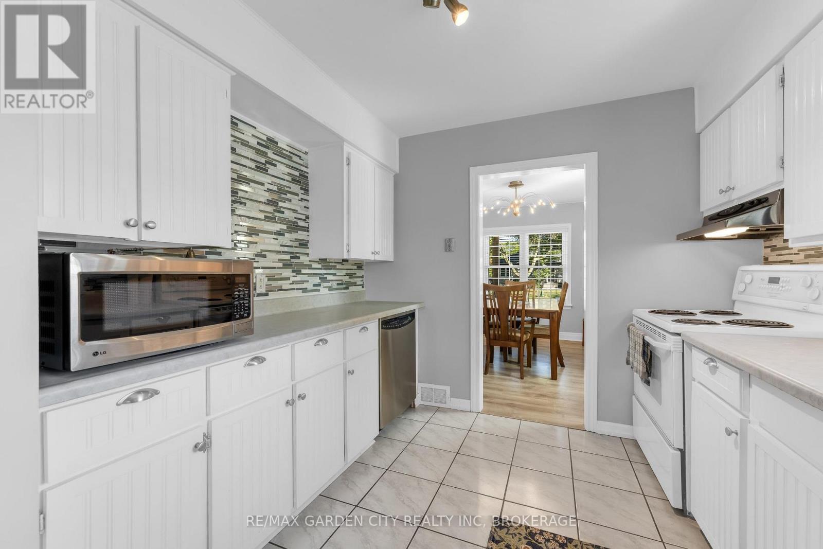 4 Manor Road Property Photo 6