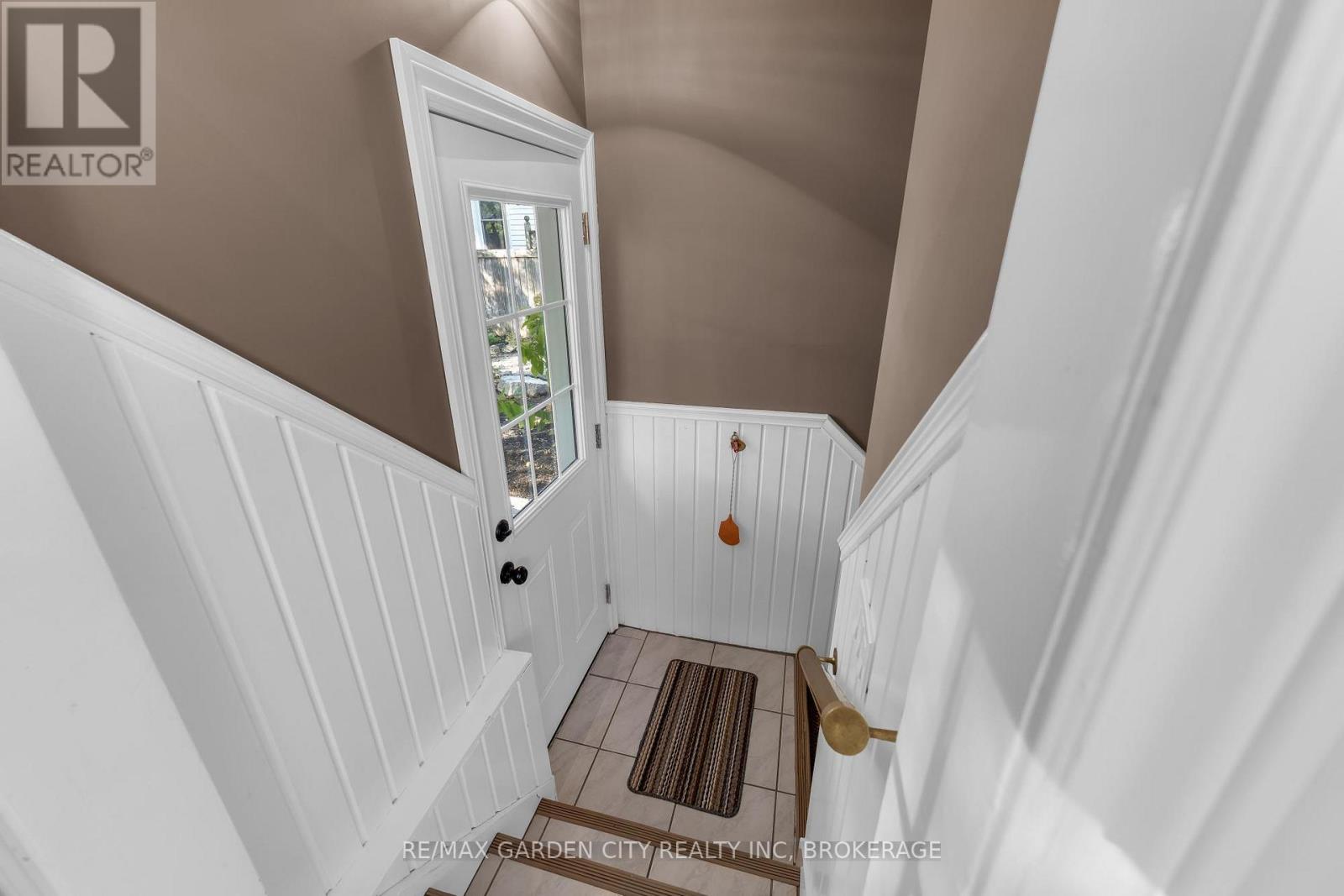 4 Manor Road Property Photo 16