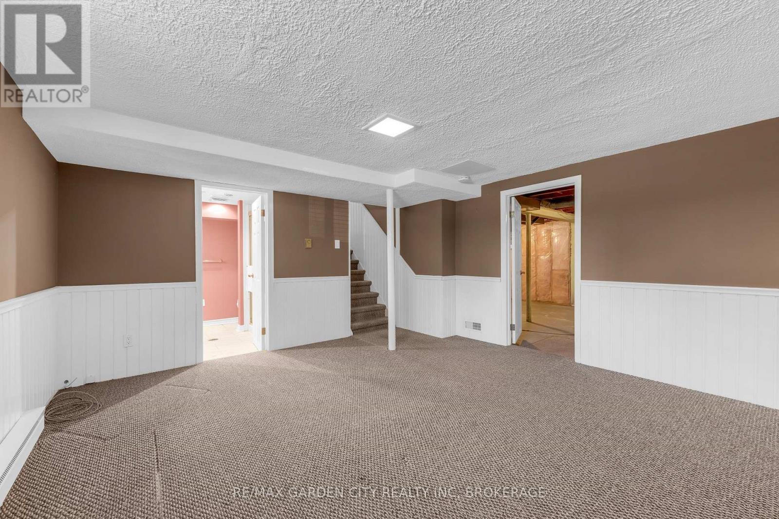 4 Manor Road Property Photo 17