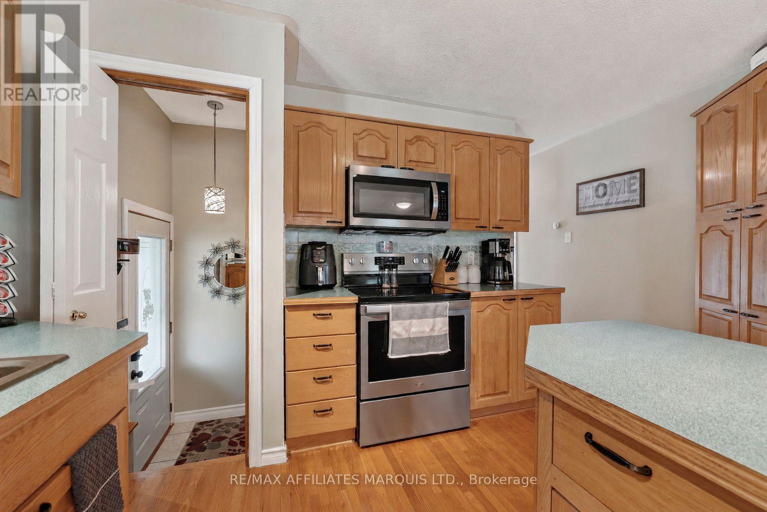 824 Alice Street Property Photo 7