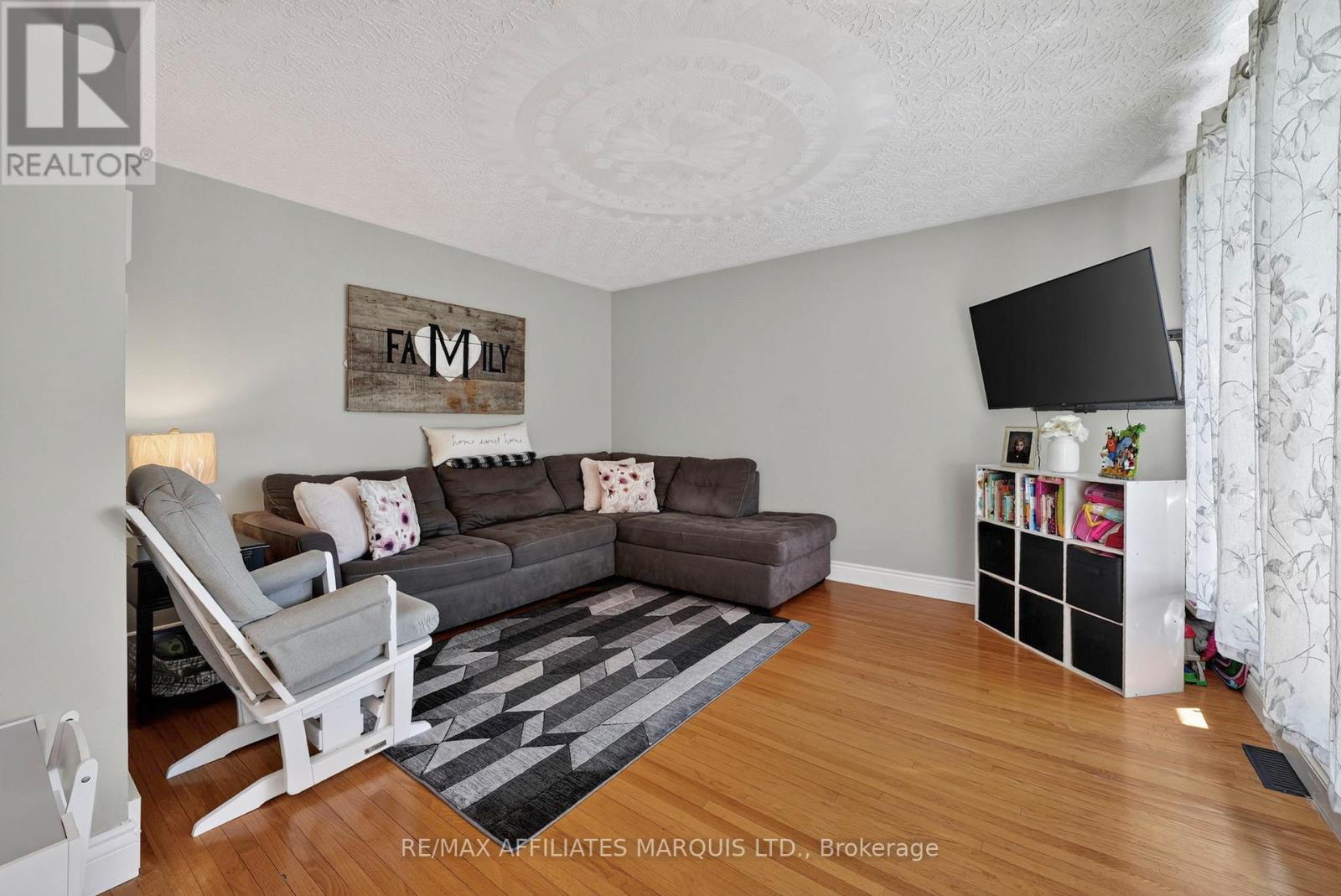 824 Alice Street Property Photo 13