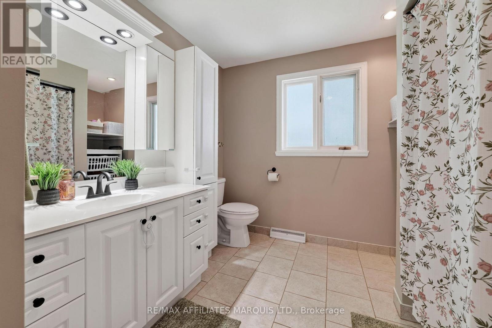 824 Alice Street Property Photo 16