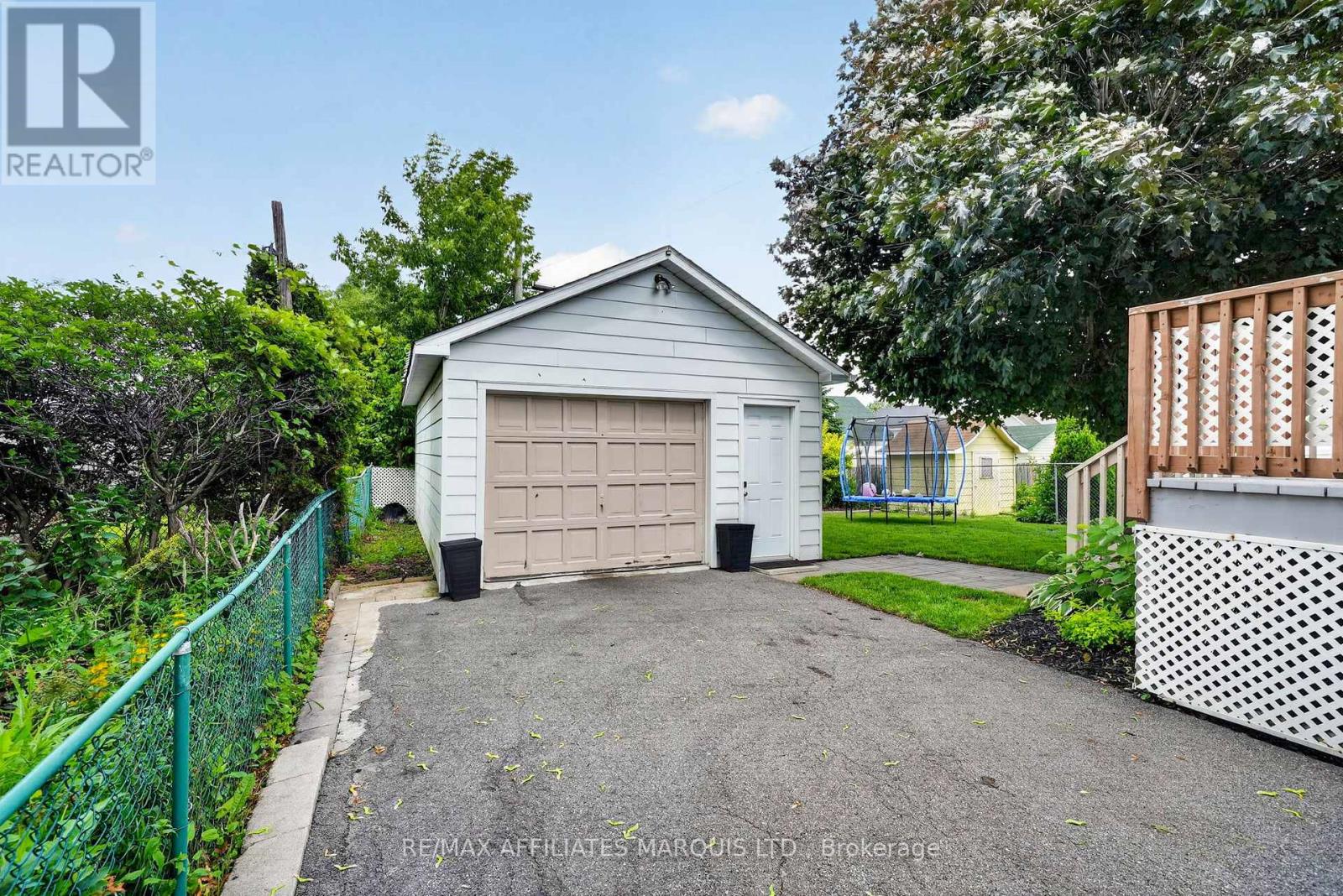 824 Alice Street Property Photo 33