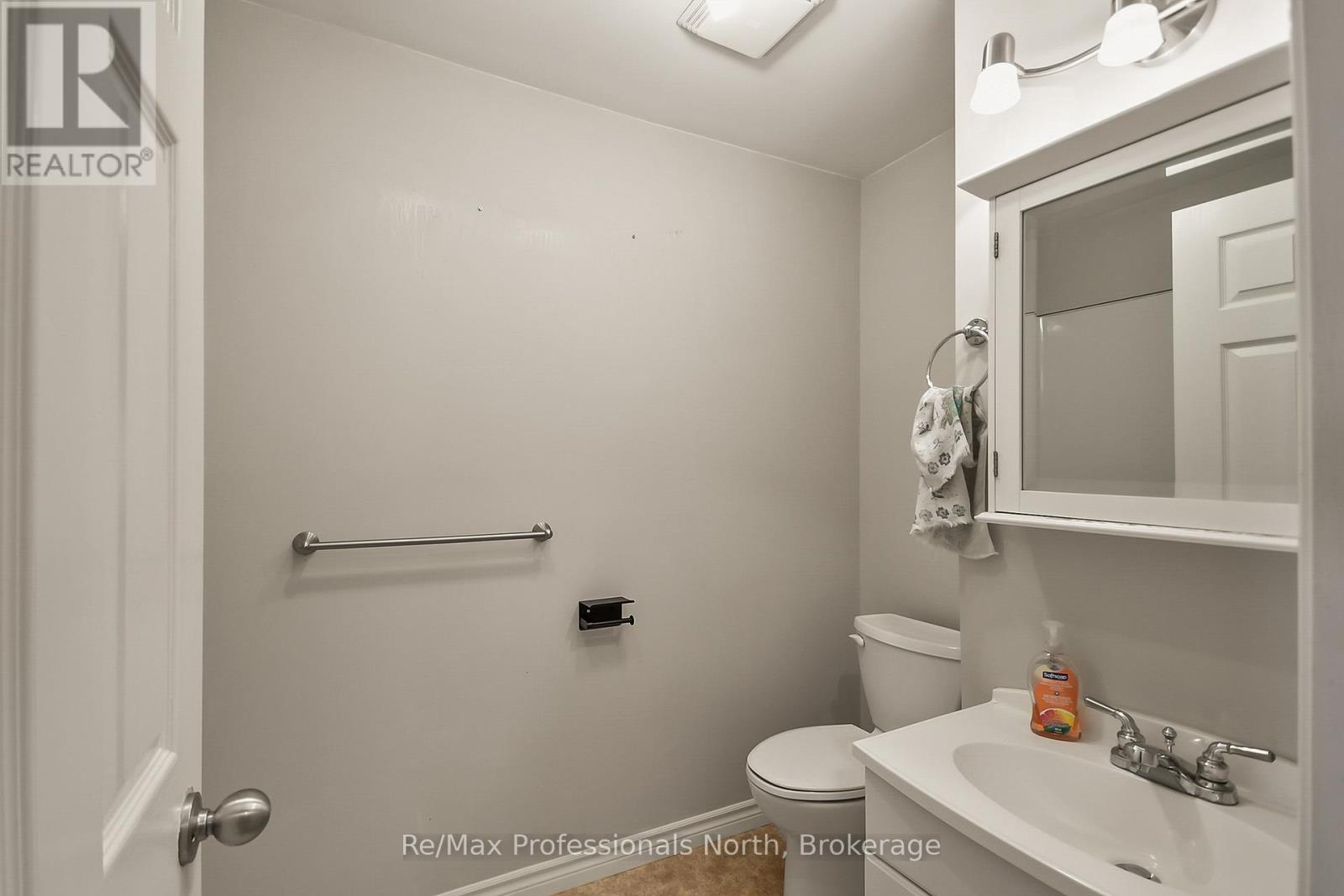 171 Muskoka Road S Property Photo 35