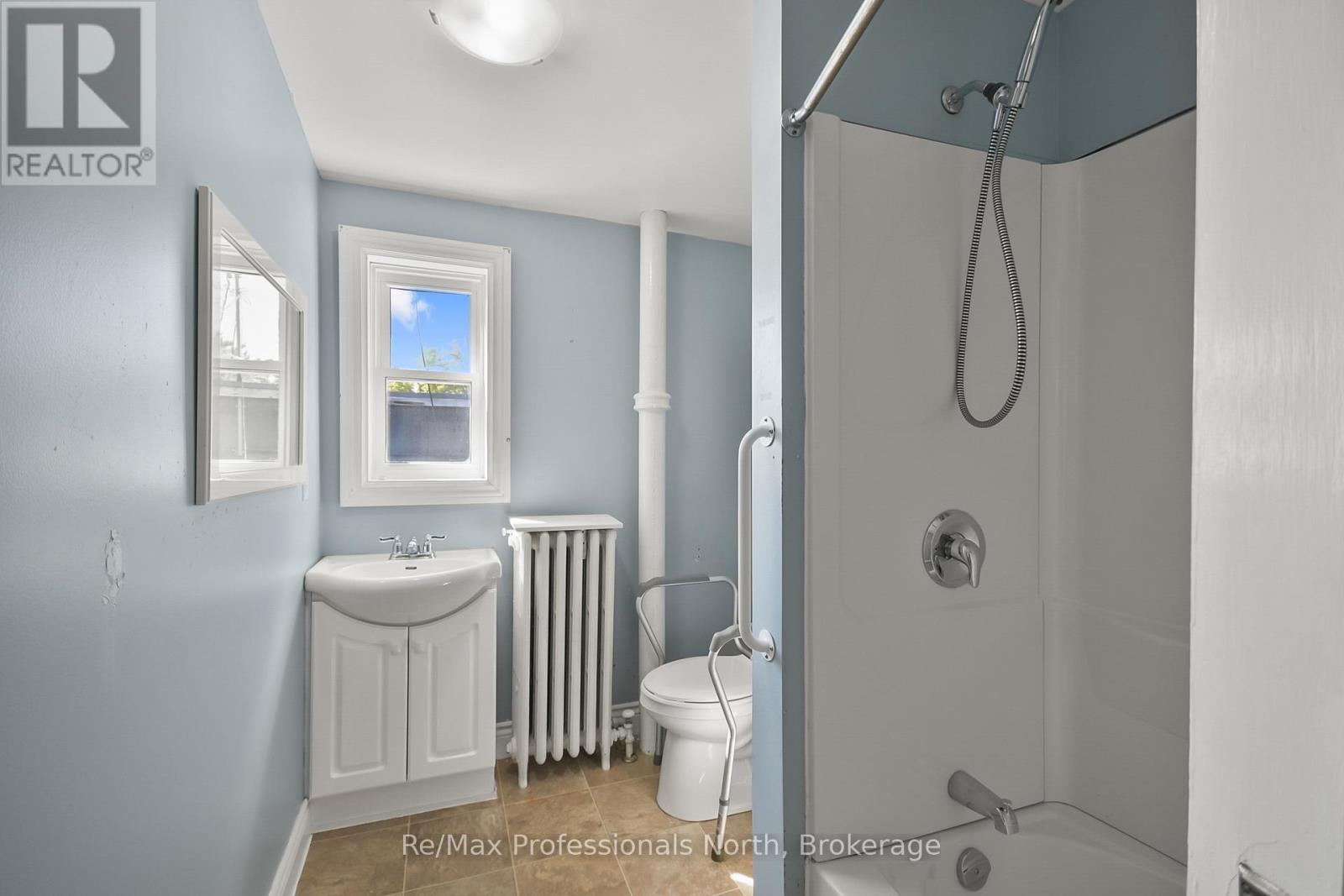 171 Muskoka Road S Property Photo 45