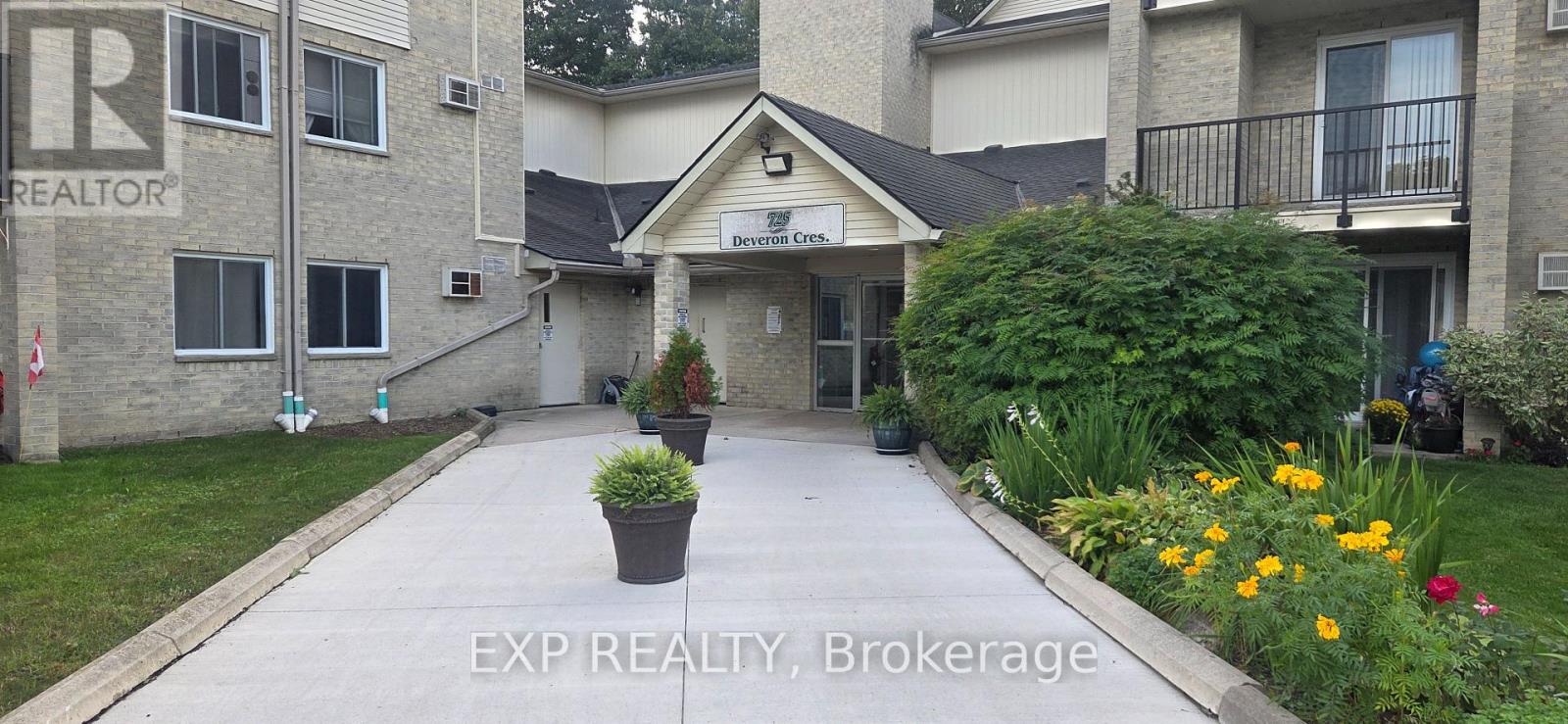 220 - 725 DEVERON CRESCENT Property Photo 1
