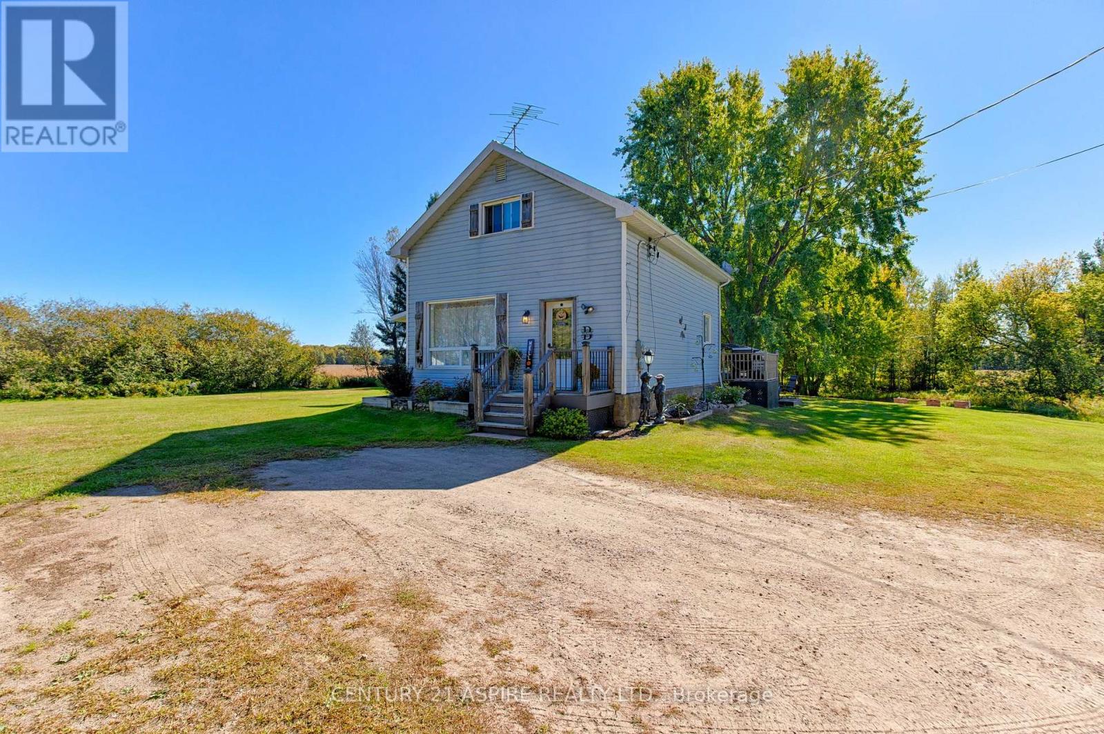 1085 Forest Lea Road Property Photo 4