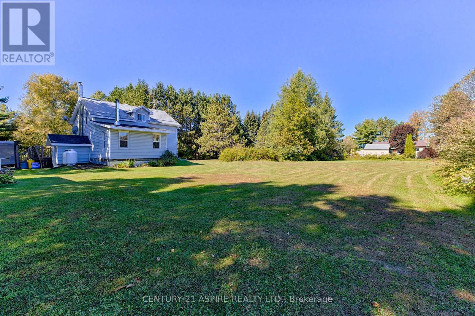 1085 Forest Lea Road Property Photo 6